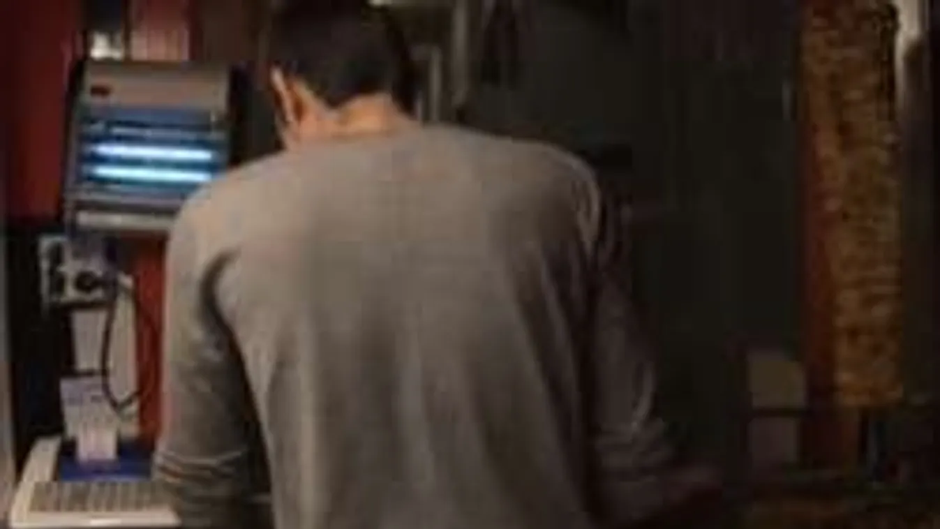 Részeg migránsok támadtak meg egy büfét Győrben! Az egyikük késelt