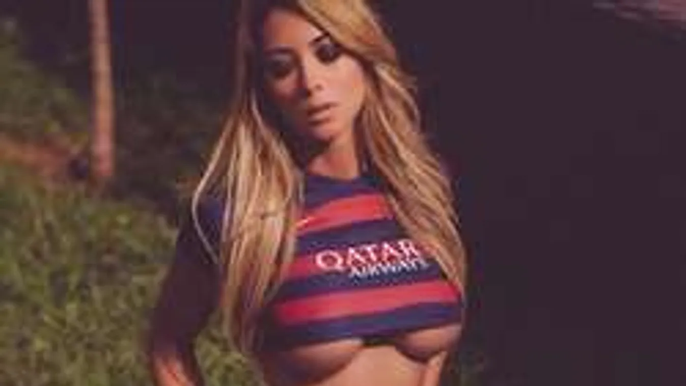 Õrjítő idomokkal sokkol a pucérkodó bombázó - fotó