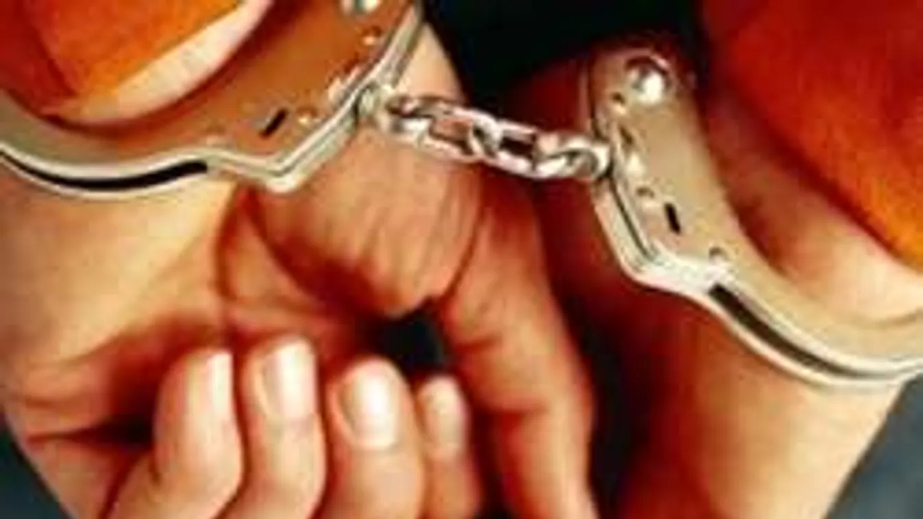 Álrendőrök fosztottak ki idős embereket a fővárosban