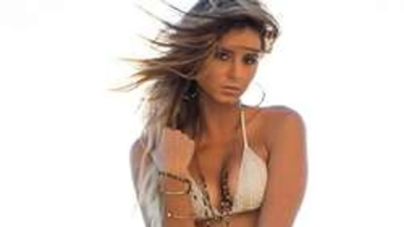 Szabadul a fürdőruhából a kerek mellű szörfös sellő - videó