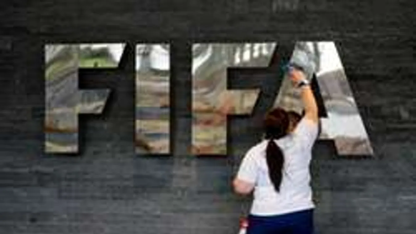 Újabb botrány: Csalást szimatol a FIFA esélyes elnökjelöltje!