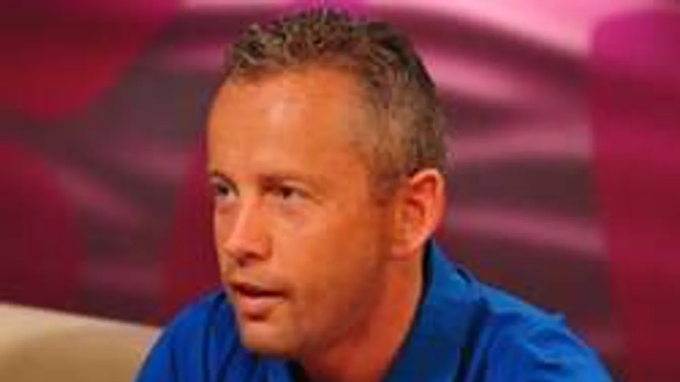 Egyre furcsább: Így csempészték vissza Norbi ellopott telefonját!