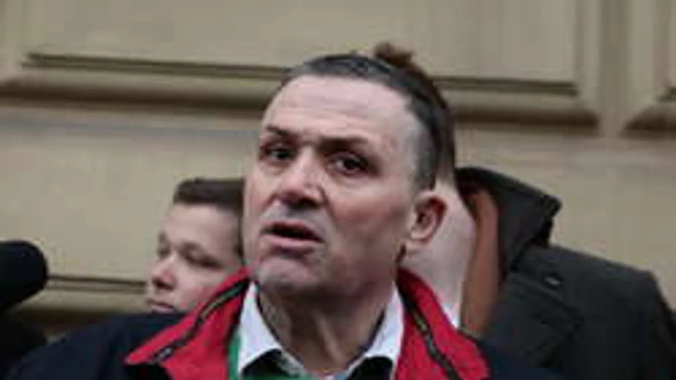 Titokban megfigyelik Lajcsit?