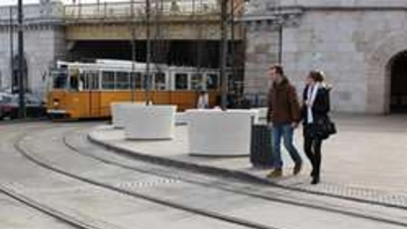 Balesetveszély? Nem lehet fogást találni a BKK hivatalos válaszán!