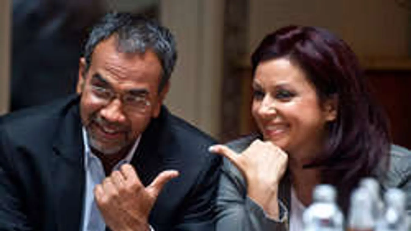 Mónika és Joshi: több van köztük munkakapcsolatnál!