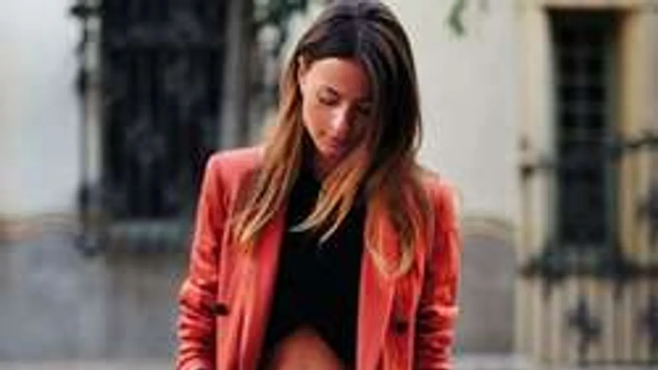 Idén újra hódít a szexi ruhadarab! Mindent megmutat!