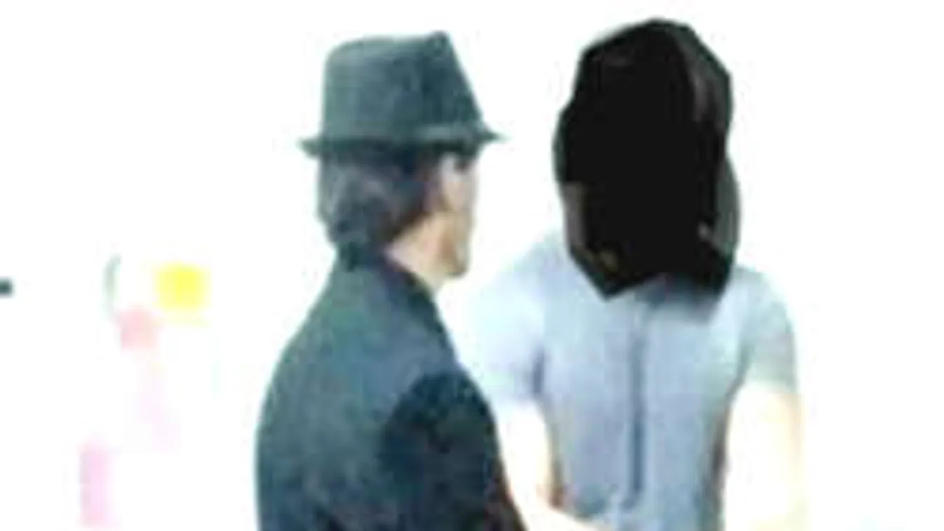 Elmebeteg férfi riogat egy budapesti plázában!