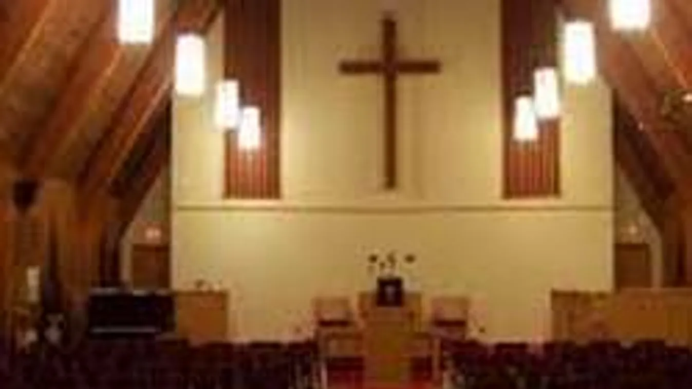 Teljes döbbenet a templomban: Úrvacsora snack miatt háborognak a hívek!