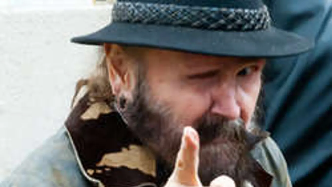 Kitálalt szextitkairól a 68 éves Som Lajos!