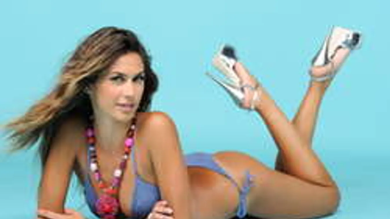 Õrjítően szexi feleség lesz a dögös kebelcsodából! - fotók