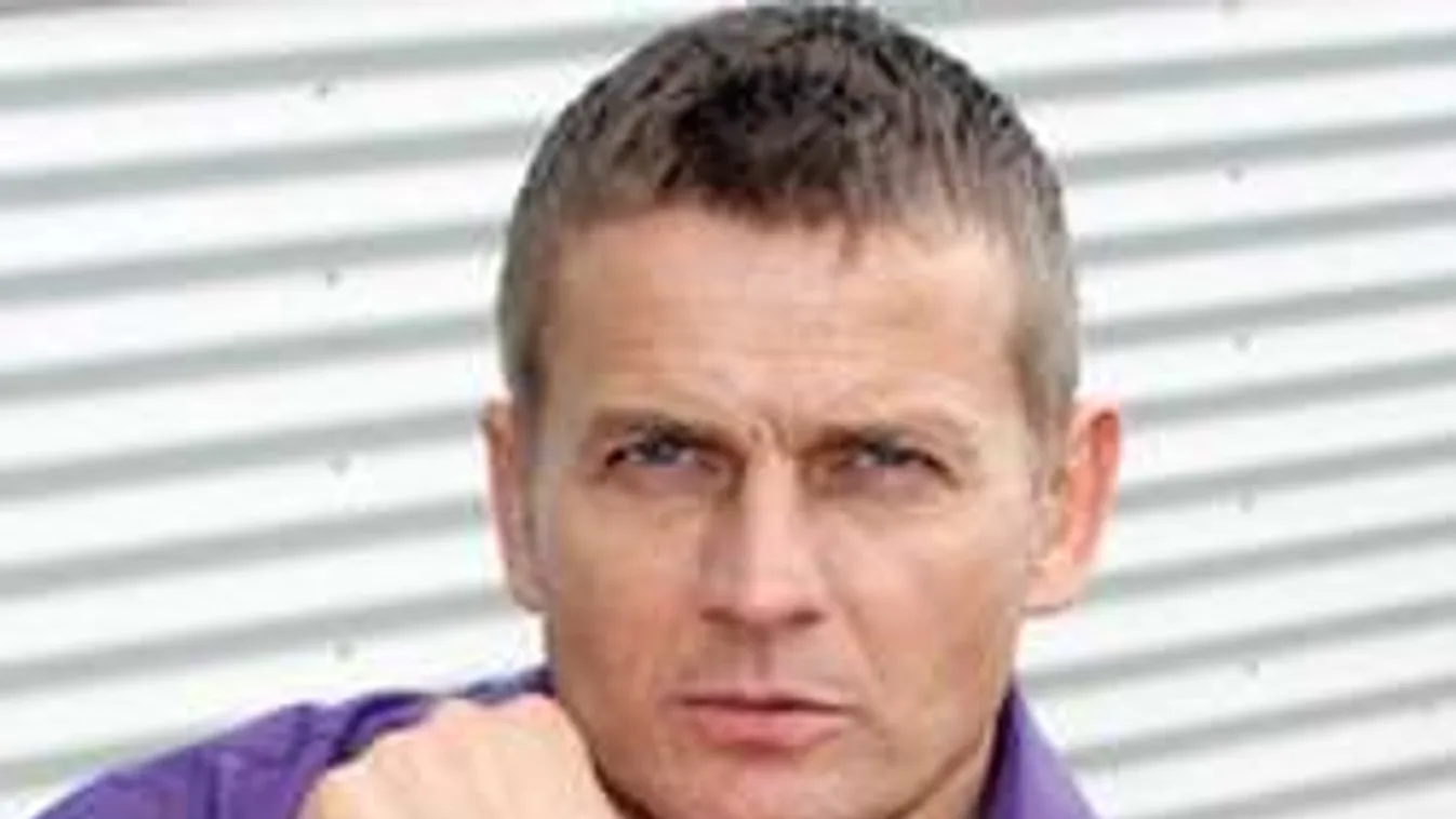 Így tért vissza a lábadozó Rékasi Károly - Fotók