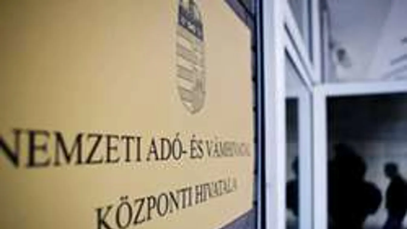 Holnap még büntetés nélkül fizethetsz a NAV-nak, 300 ezer embert érint!