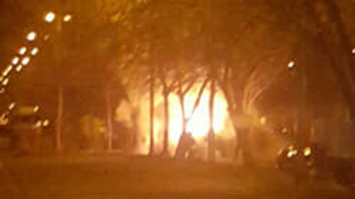 Magasra csaptak a lángok a Havanna lakótelepen - fotók