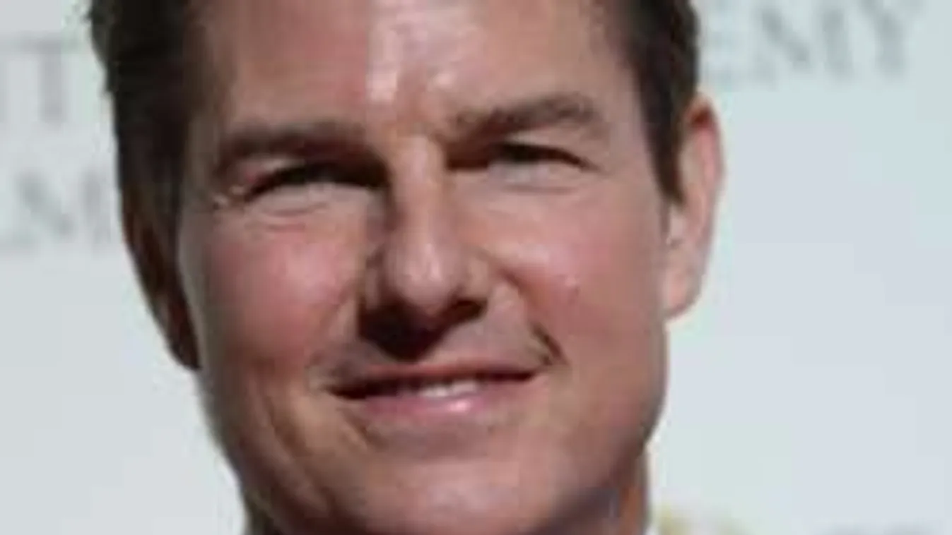 Mi történhetett Tom Cruise arcával? - Fotó