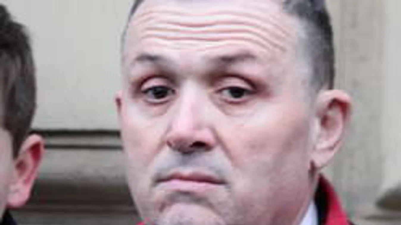 Lajcsi megint ráfázhat a rendőralázásra?