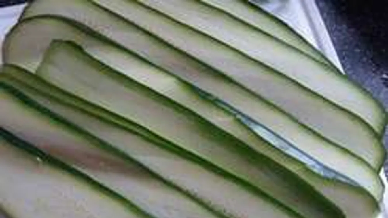 Félre a hizlaló tésztával! Zsírgyilkos zöldséget a tepsibe!