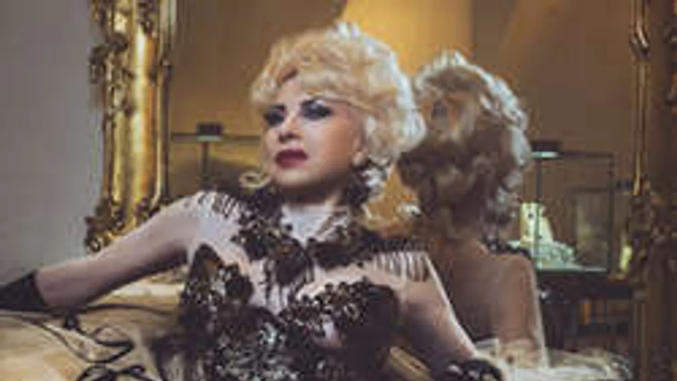 Exkluzív: Merész estélyiben pózolt Medveczky Ilona! - Fotók