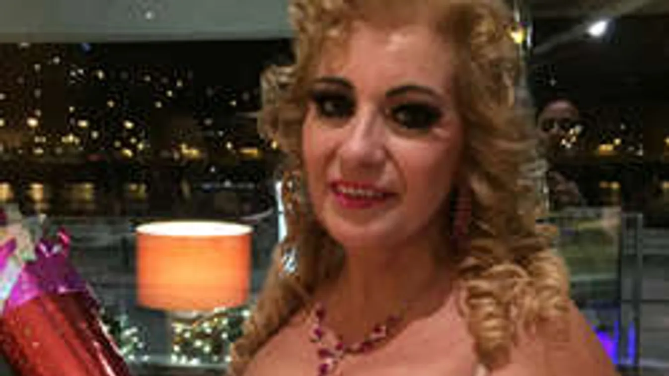 Vigyázzon mindenki! Kiszel Tündével vernek át a neten! - Fotó