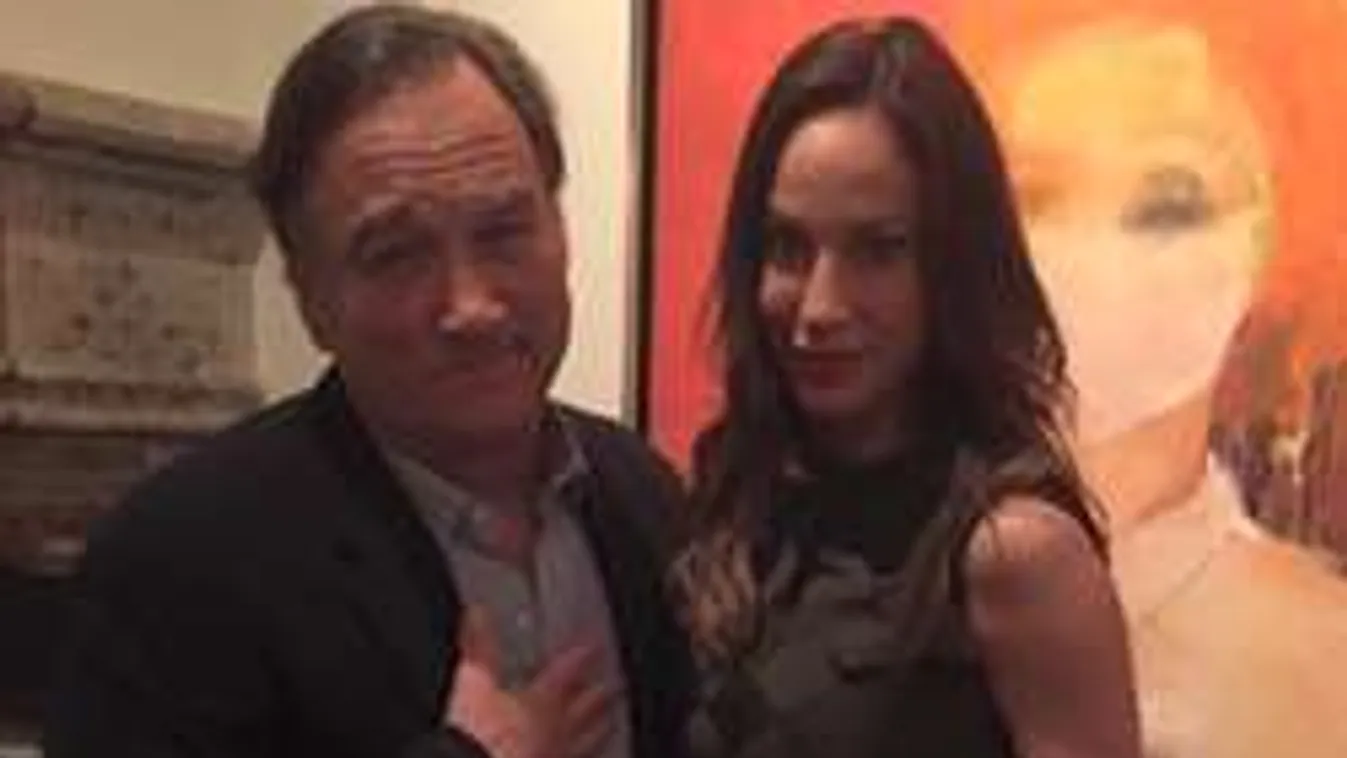 Vajna Timi nagyot villantott James Belushival!