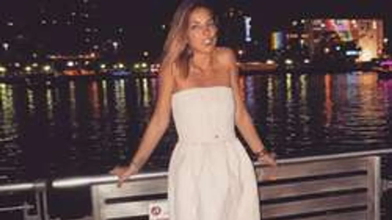 Szexi szépség miatt utaznak 5000 kilométert a drukkerek! - fotók