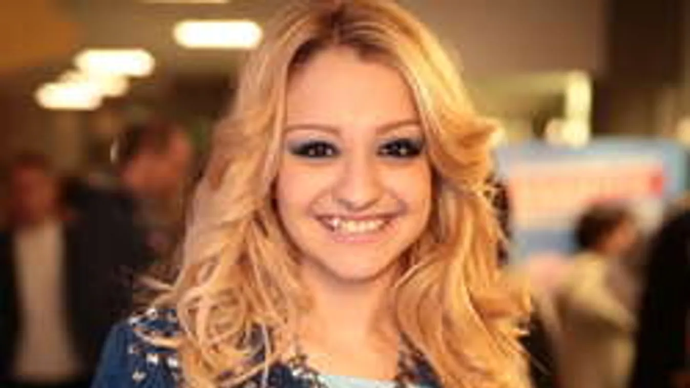 Mint a középkorban,felügyelet alatt szerelmes A Dal legifjabb indulója