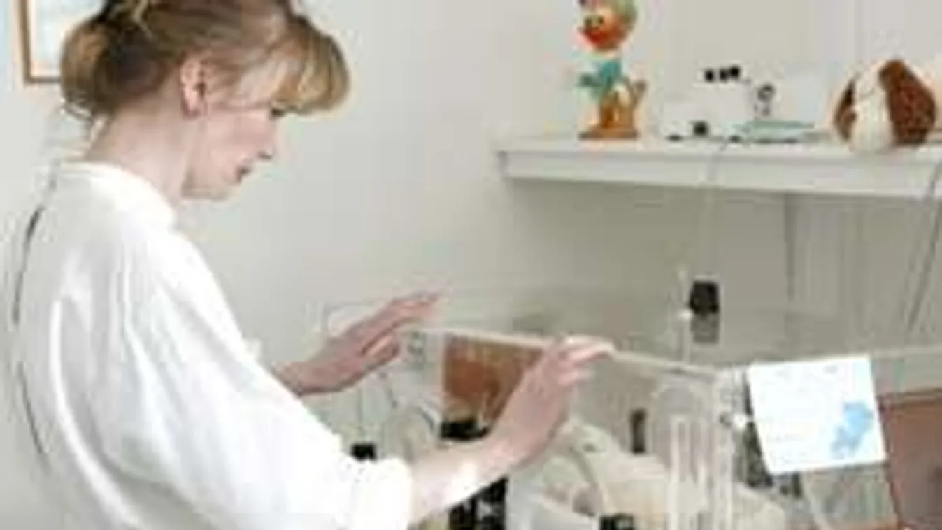 Hős mentősöknek köszönheti életét a félkilós nógrádi kisbaba