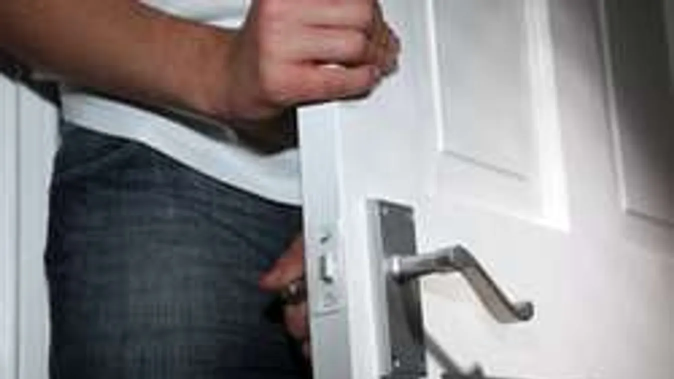 Szorul a hurok a nyíregyházi zaklató tanár körül!