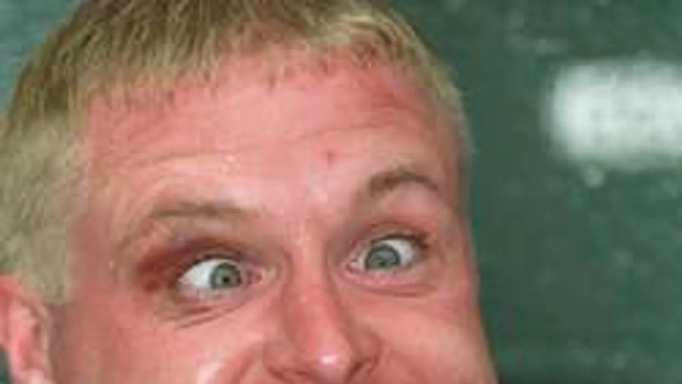 Vérző fejjel, részegen esett-kelt a focisztár