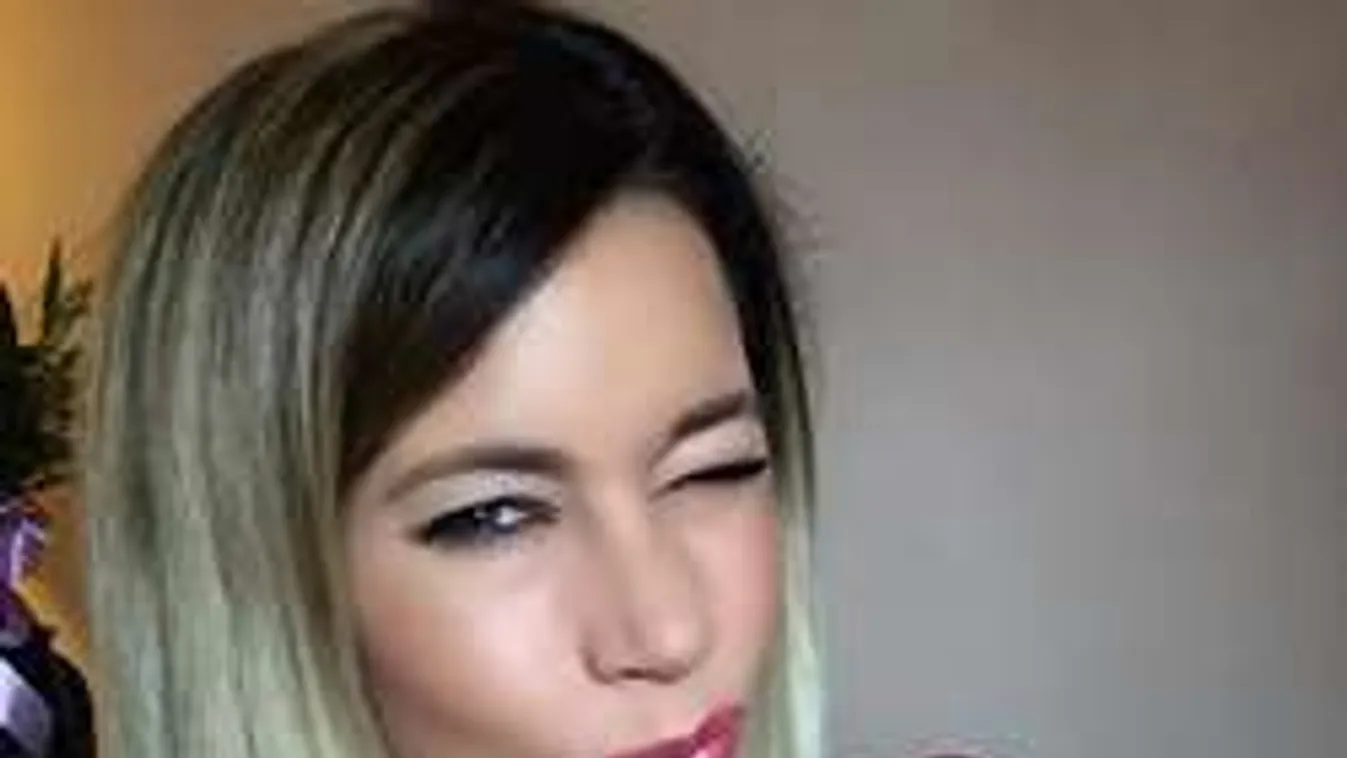 Baukó Éva most éppen az RTL Klub műsorvezetőjét savazza!