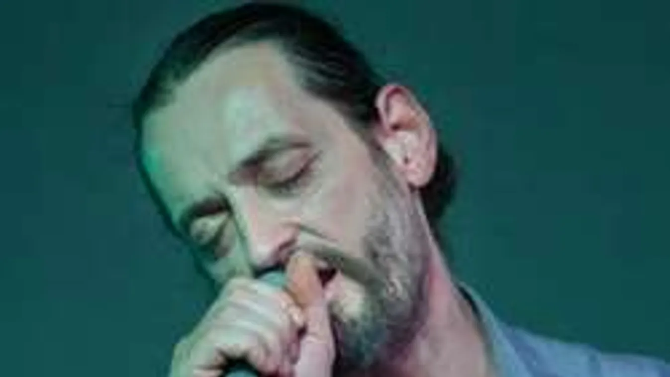 Veréssel fenyegetik a hárommilliót összekolduló magyar zenészt