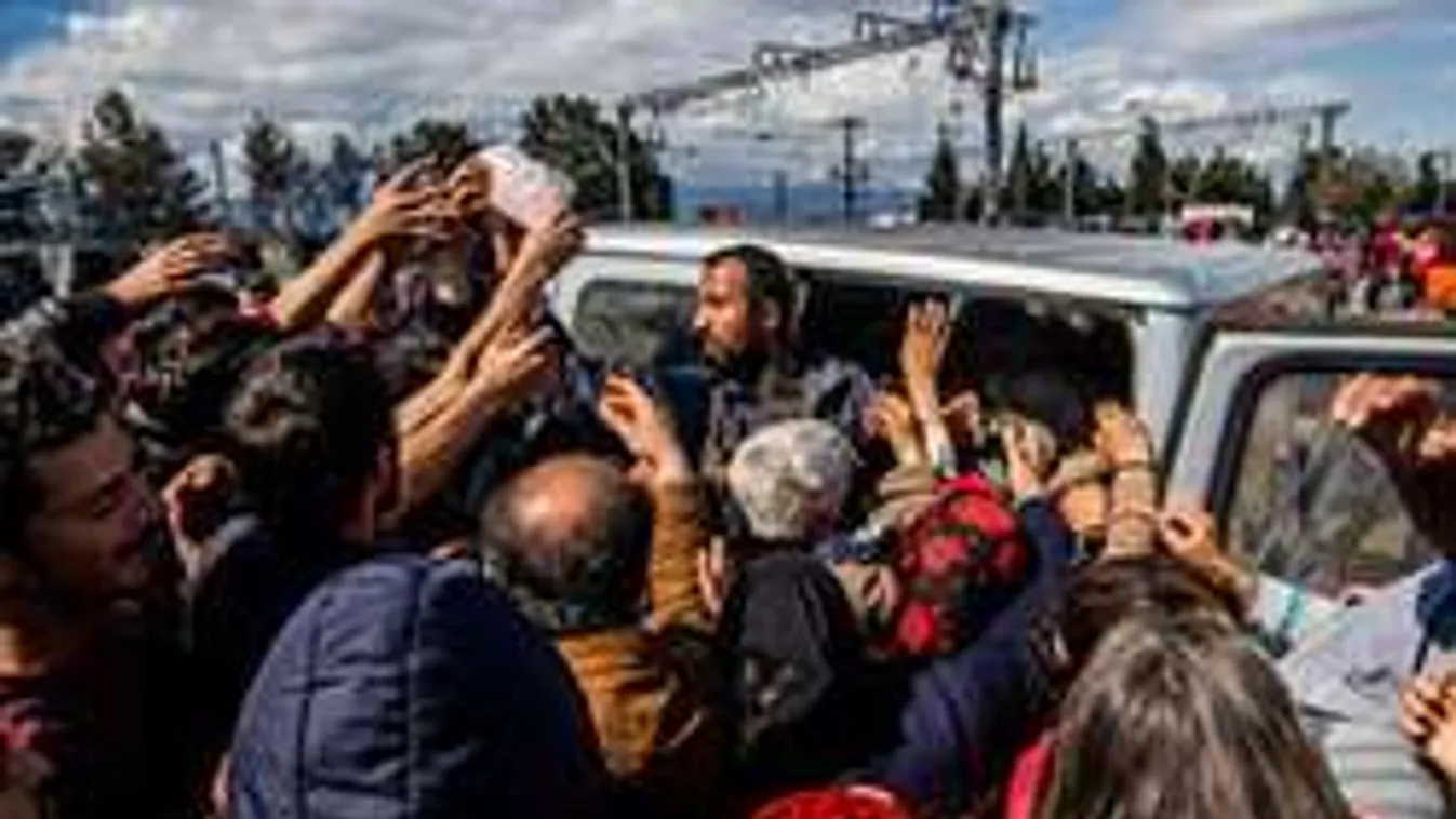 35 ezer migráns torlódott fel már Görögországban