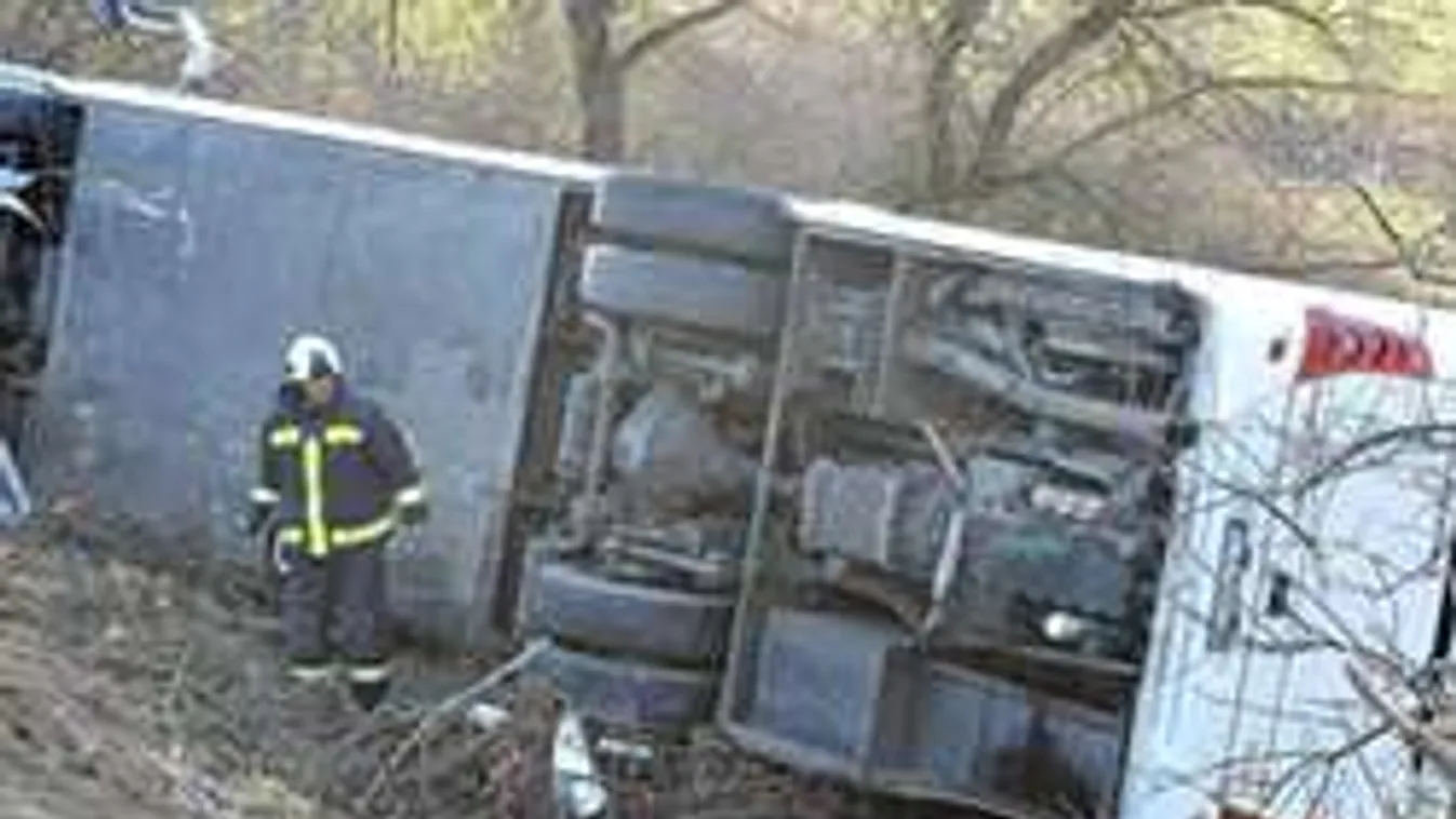 Friss információk: Ez okozhatta a brutális hatvani buszbalesetet