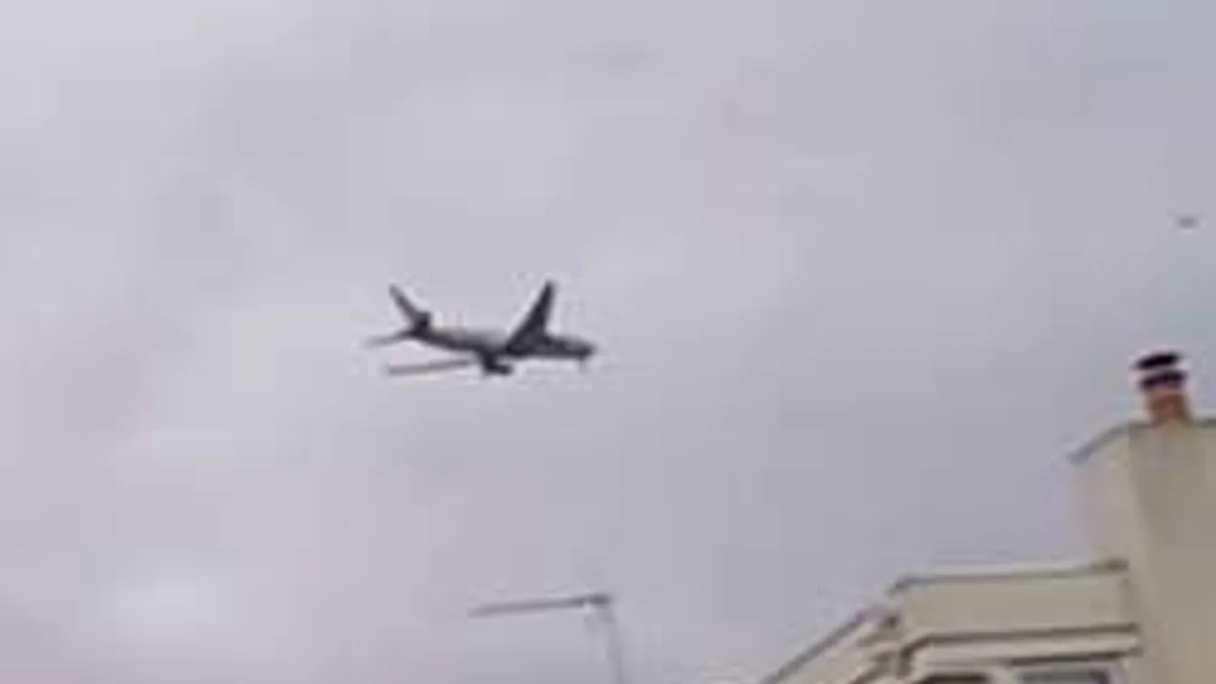 Rejtélyes dolgot filmeztek a londoni repülőtér felett! -VIDEÓ-