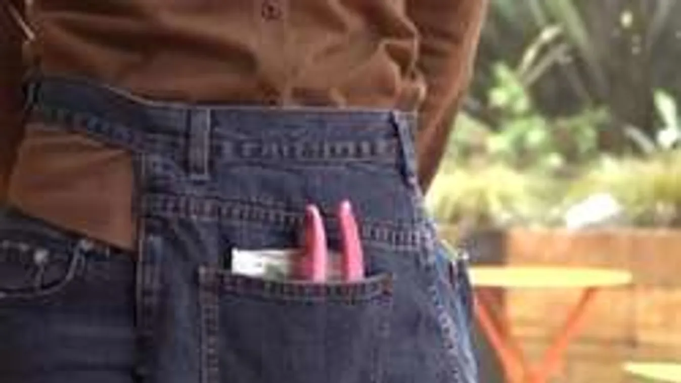 Így segít a régi farmerod a kertben