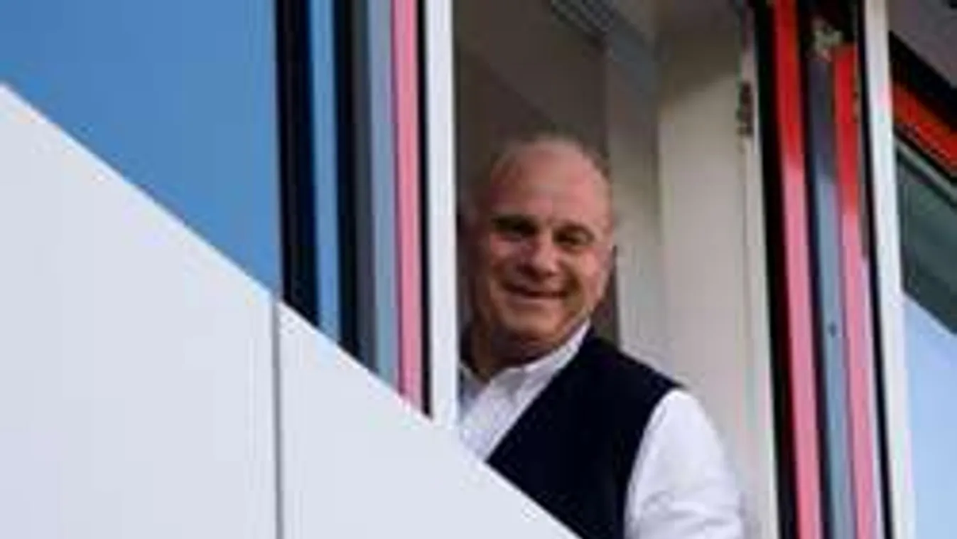 Stadler után az adócsaló Bayern-vezér is bulizva szabadult