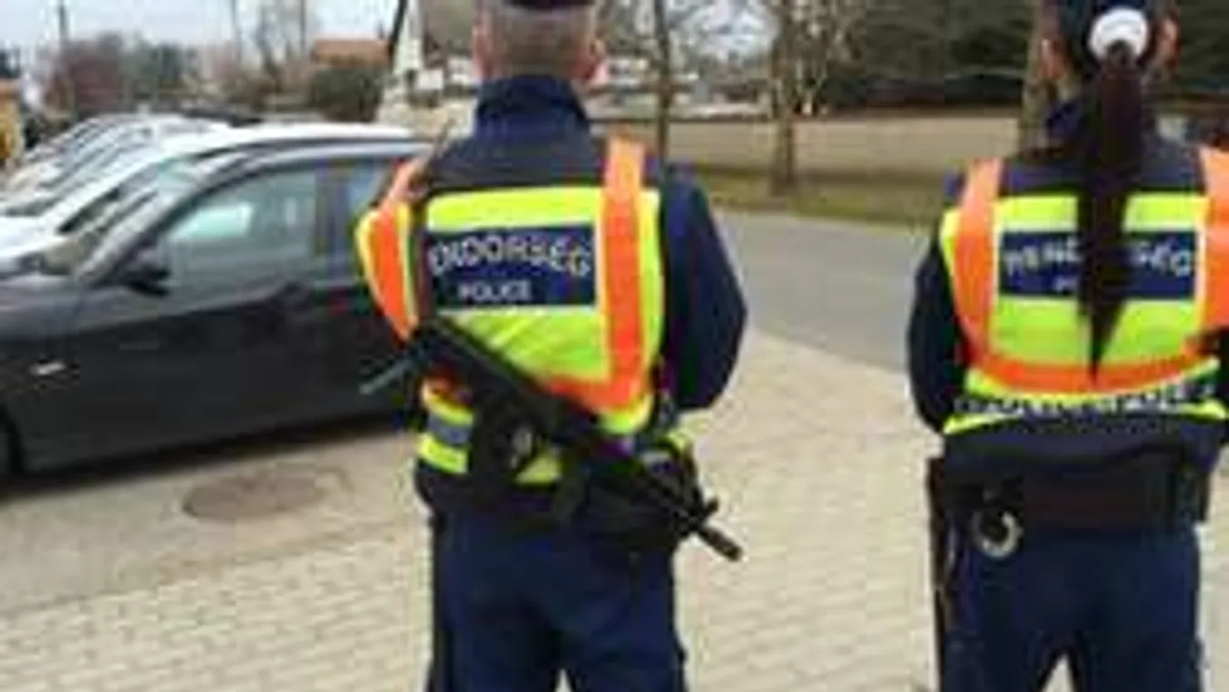 Rendőrök biztosították Vivien temetése alatt a gyilkos fiú házát