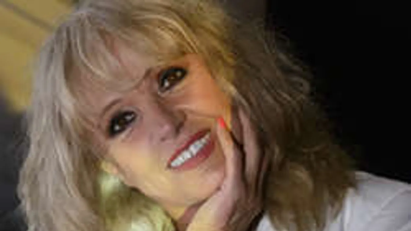 Drasztikus kezelés: Tűkkel fogyasztották le Csepregi Évát!