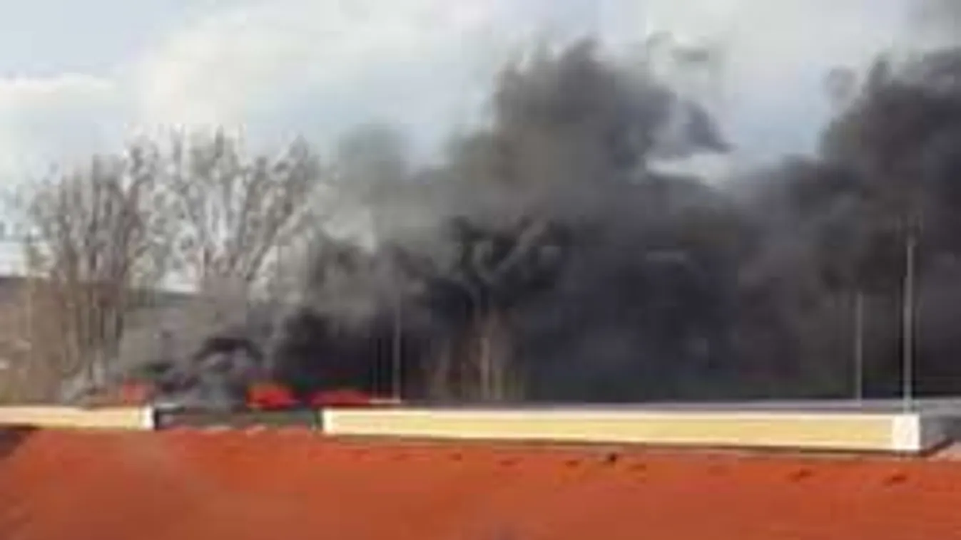 A szomszéd városból látszott, hogy lángol az almádi iskola - videó!