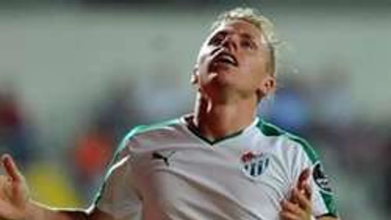 Dzsudzsákot támadják, egy fotó okozott balhét