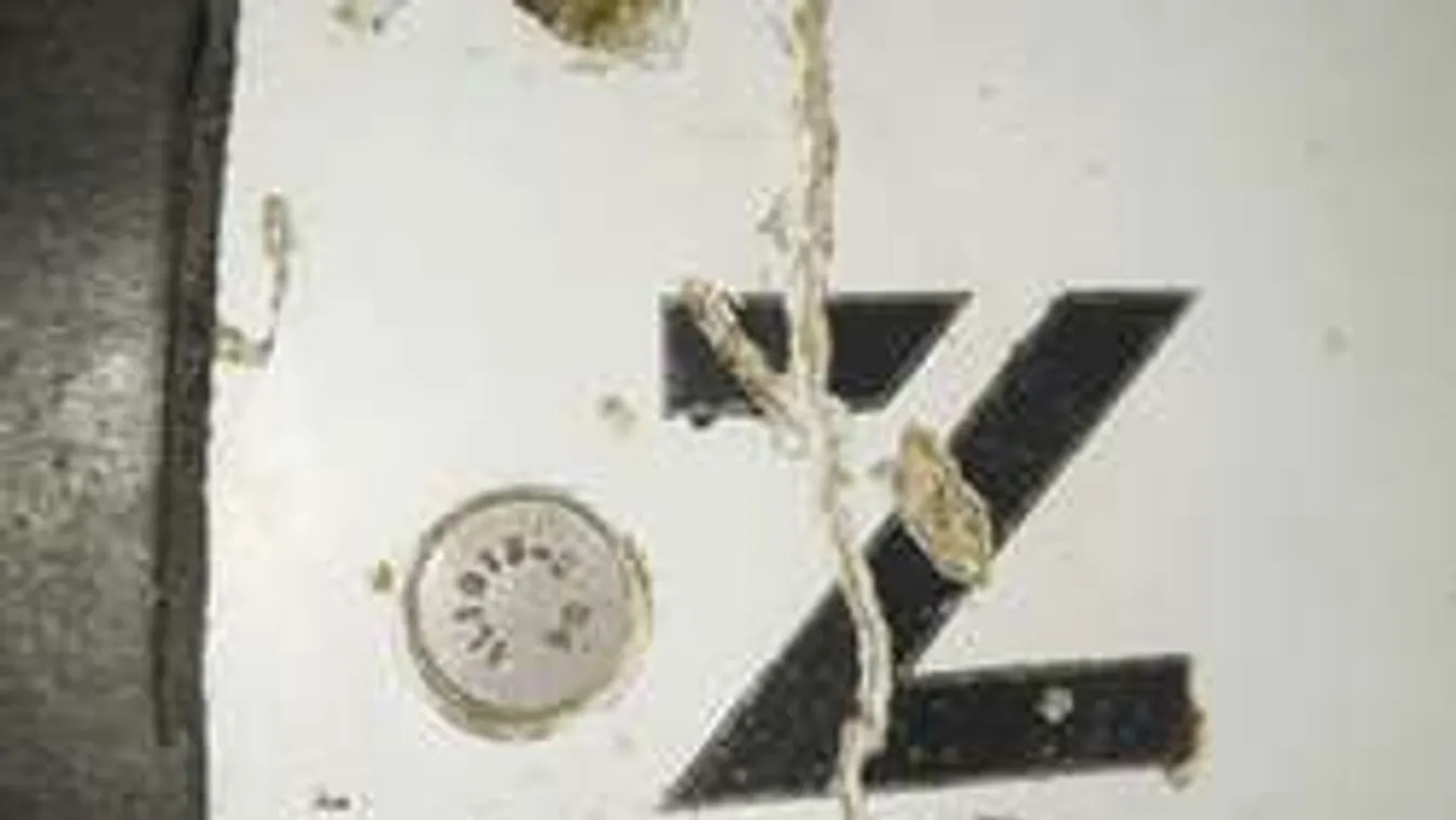 Előkerültek a két éve eltűnt maláj utasszállító darabjai! - Fotók