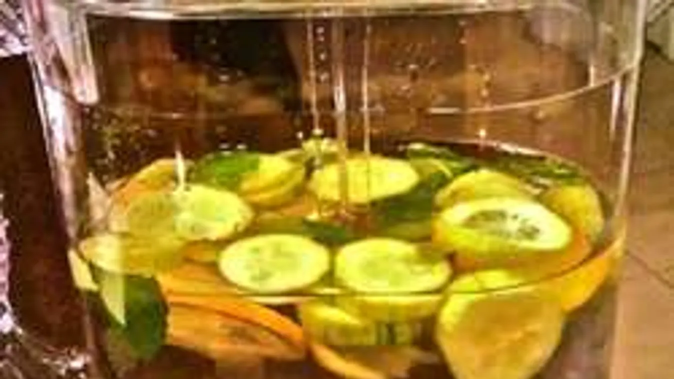 Minden, amit tudnod kell arról, ha citromos vízzel akarsz fogyni