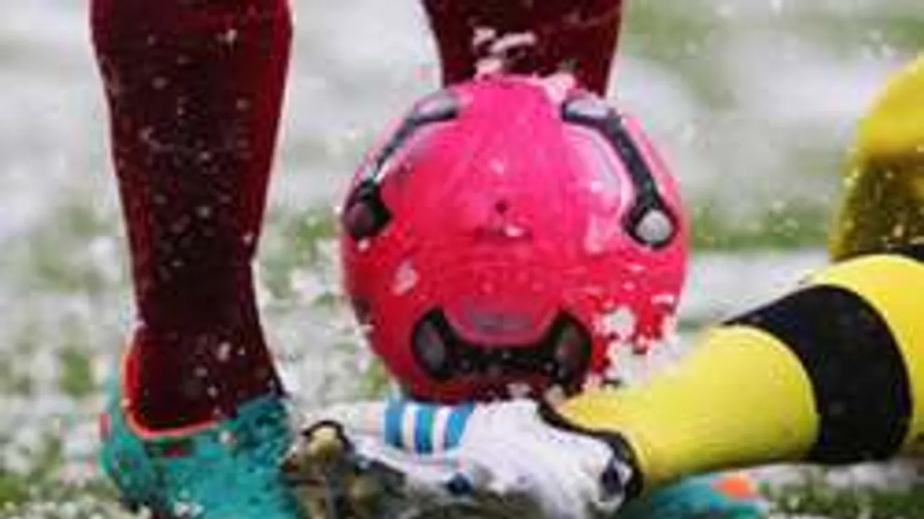 Hóban-fagyban fociznak: túlélésre játszanak Szibériában