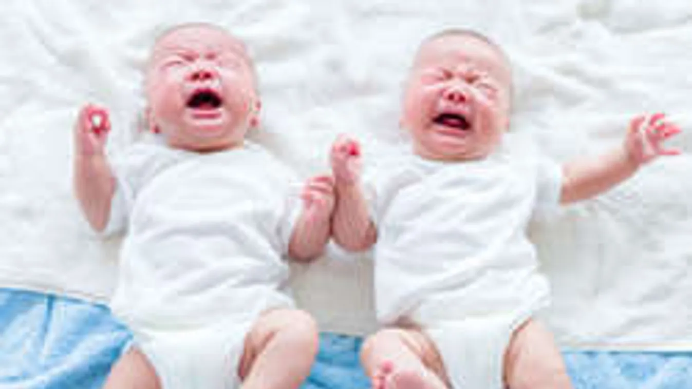 Lebukott a csalfa asszony! Ikreket szült, de két apától