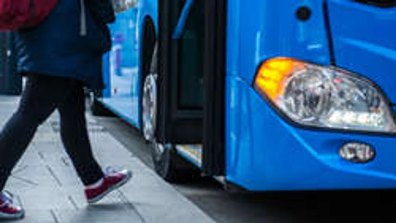 Ne várd hiába a buszt! Hétfőtől másfelé jár a 15-ös és a 115-ös is!