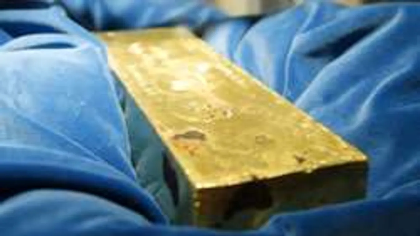 Aranytéglát találtak a csap alatt