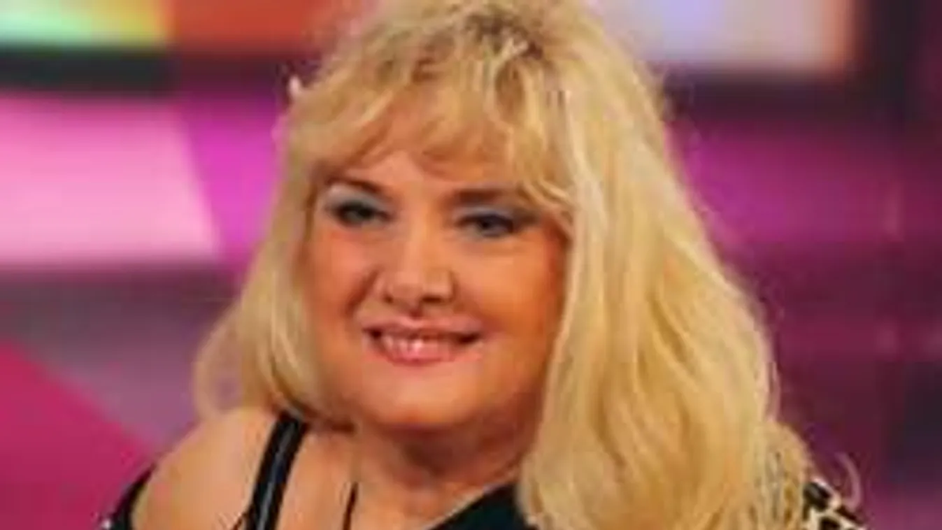 Sírtak a barátok Karda Bea titkos esküvőjén