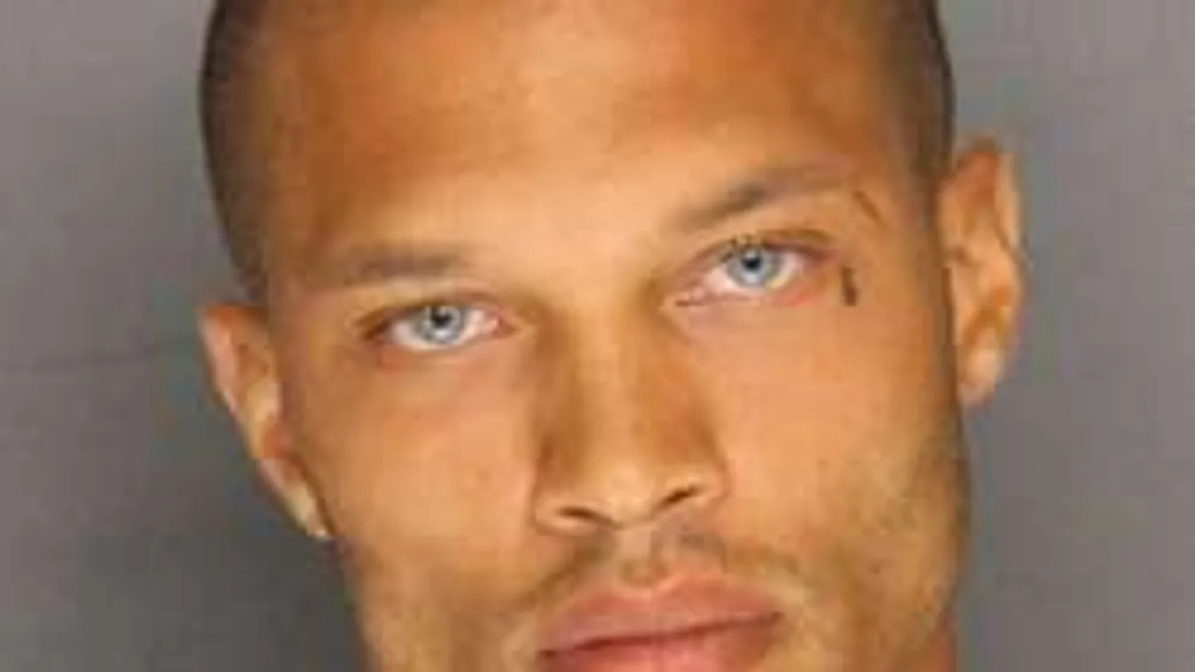 Körözési fotójának köszönheti modellszerződését a sármos bűnöző