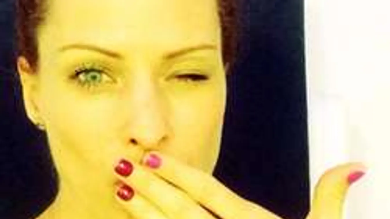 Dobó Kata  plusz 18-as jelenetben!