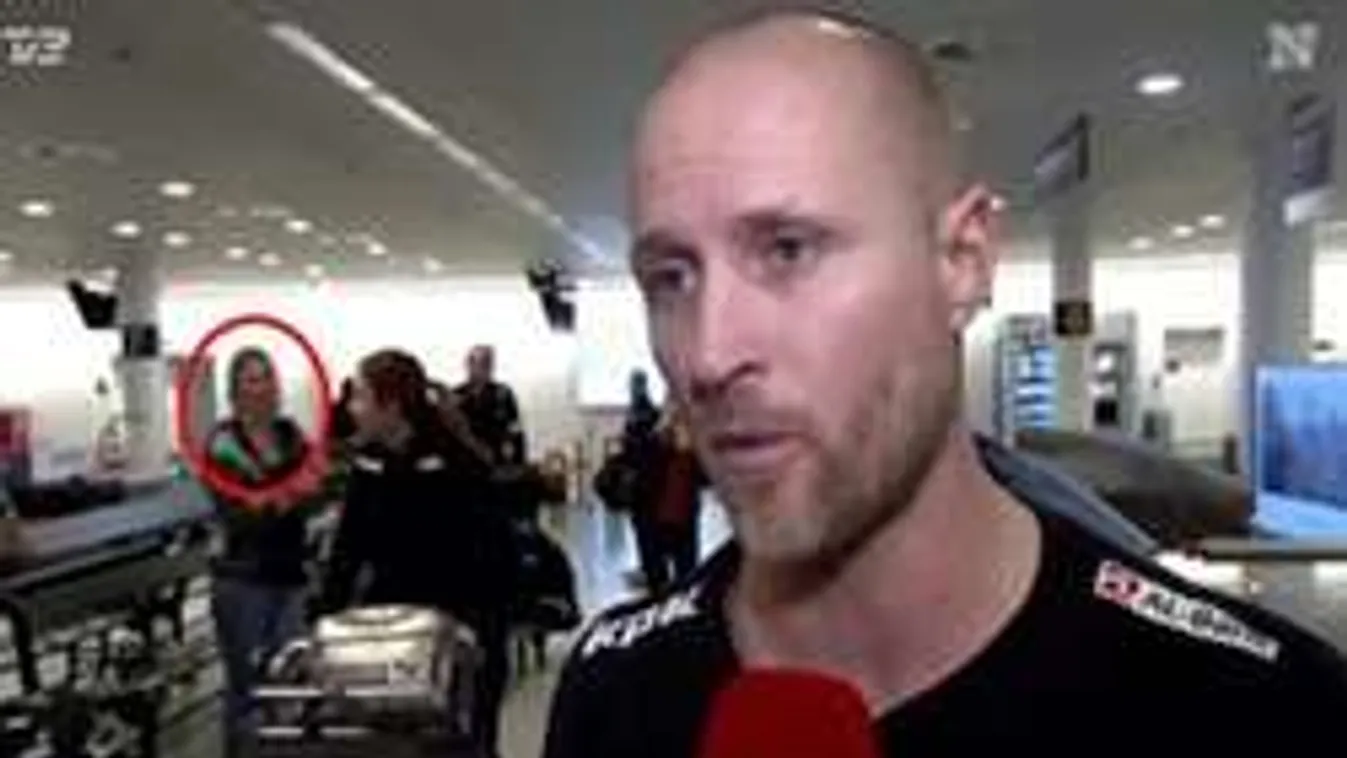 Időutazó vált köddé egy tévéinterjú közben  - videó