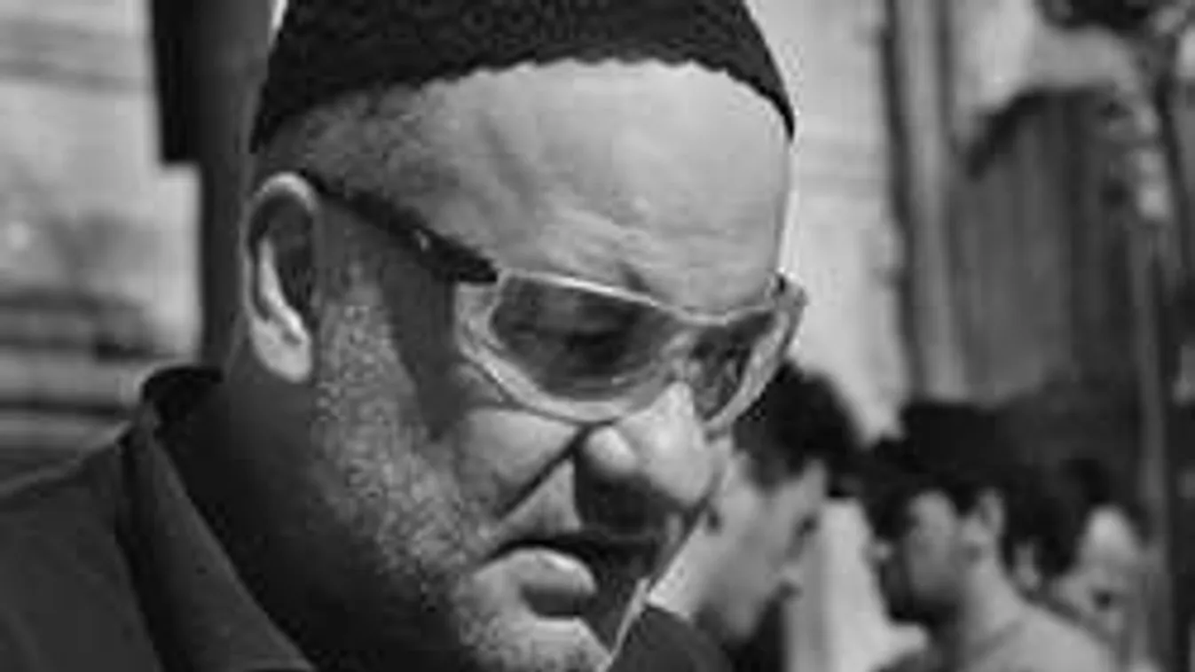 Szörnyű látvány fogadta az elhunyt Kamondi lakásában a kollégáit!